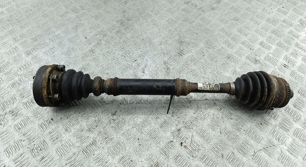 полуось передняя левая (приводной вал, ШРУС) Volkswagen Passat B5+ (GP) 2001, 2.0 л., бензин, МКПП, чёрный, универсал
