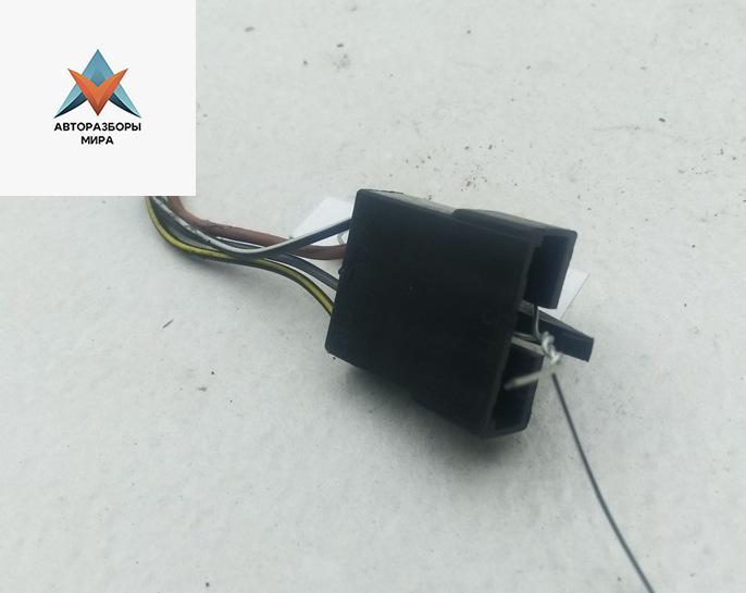 разъем (фишка) проводки Opel Omega B 1998, 2.0 л., бензин, МКПП, серый, седан - фото №1