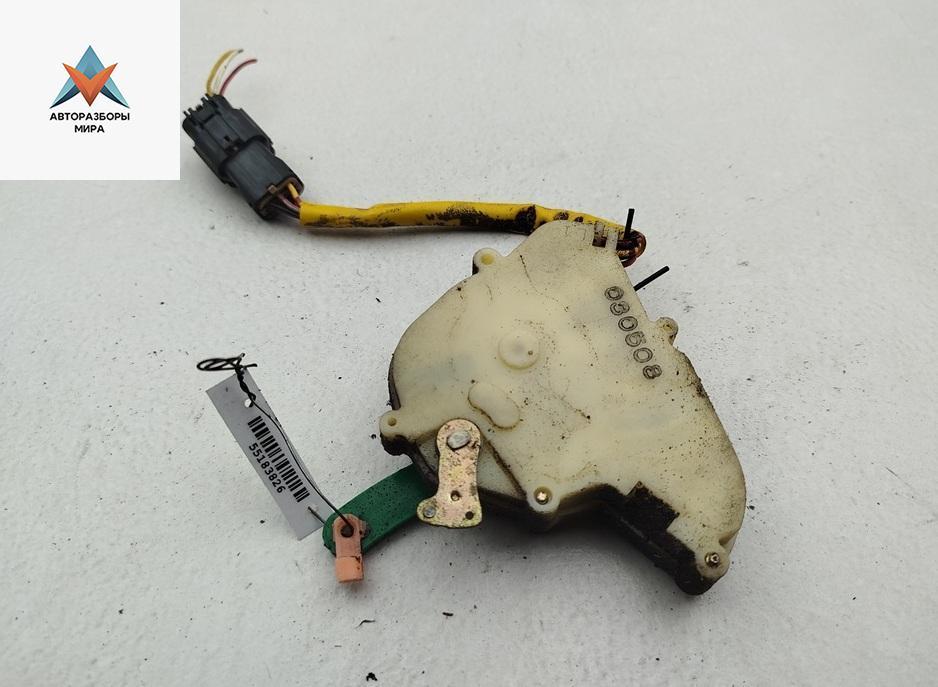 Активатор (привод) замка двери задней левой Kia Sorento 1 поколение 2003, 2.5 л., дизель, АКПП, зелёный, внедорожник 5 дв. - фото №1