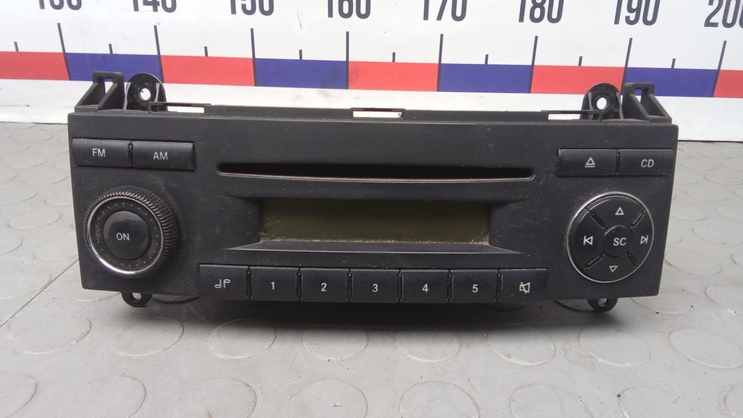 магнитола Mercedes-Benz Sprinter 2 поколение (W906) 2007, 2.2 л., CDI 209/309/409, дизель, АКПП, микроавтобус - фото №1