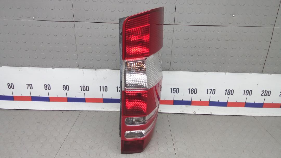 фонарь задний правый Mercedes-Benz Sprinter 2 поколение (W906) 2007, 2.2 л., CDI 209/309/409, дизель, АКПП, микроавтобус - фото №1
