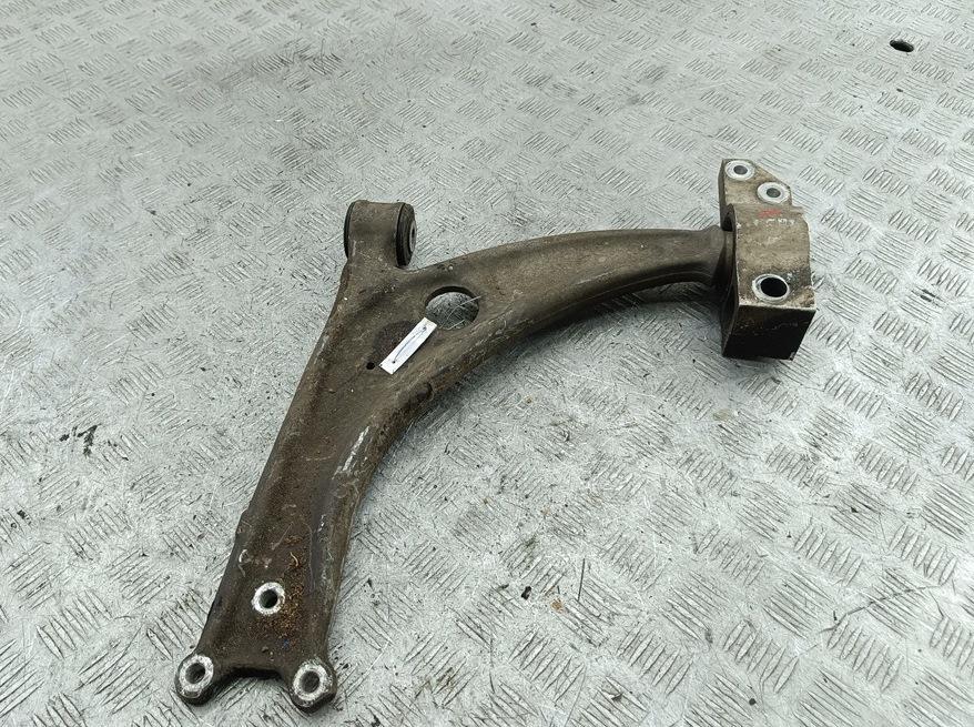 рычаг передний правый Volkswagen Passat B6 2008, 2.0 л., дизель, МКПП, чёрный, универсал