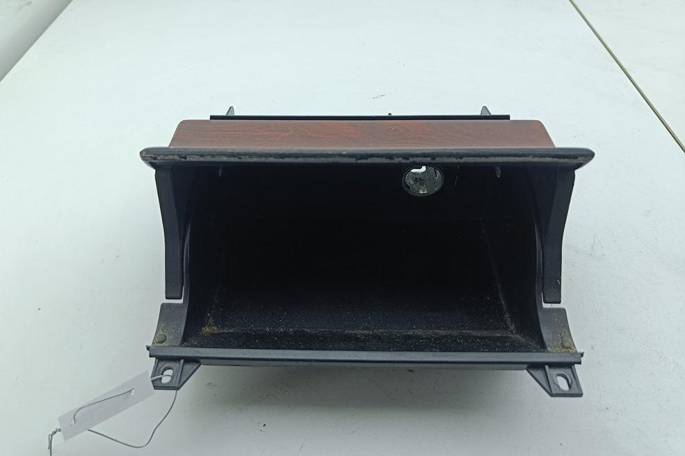 пепельница Mercedes-Benz E W210 2002, 2.0 л., бензин, АКПП, чёрный, универсал