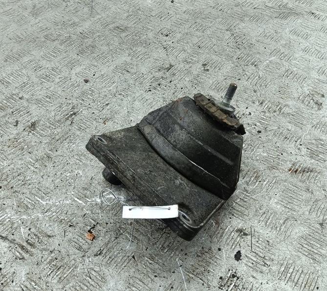 подушка крепления двигателя BMW 5 E60/E61 2004, 2.5 л., бензин, АКПП, серый, универсал, 6761089