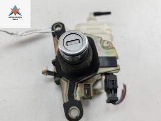 кнопка открытия багажника Audi A4 B5 [рестайлинг] 1998, 1.6 л., бензин, МКПП, чёрный, седан, 8D0862055