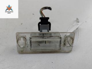 подсветка номера Audi A4 B5 1997, 1.6 л., бензин, МКПП, красный, седан, 8D0943021