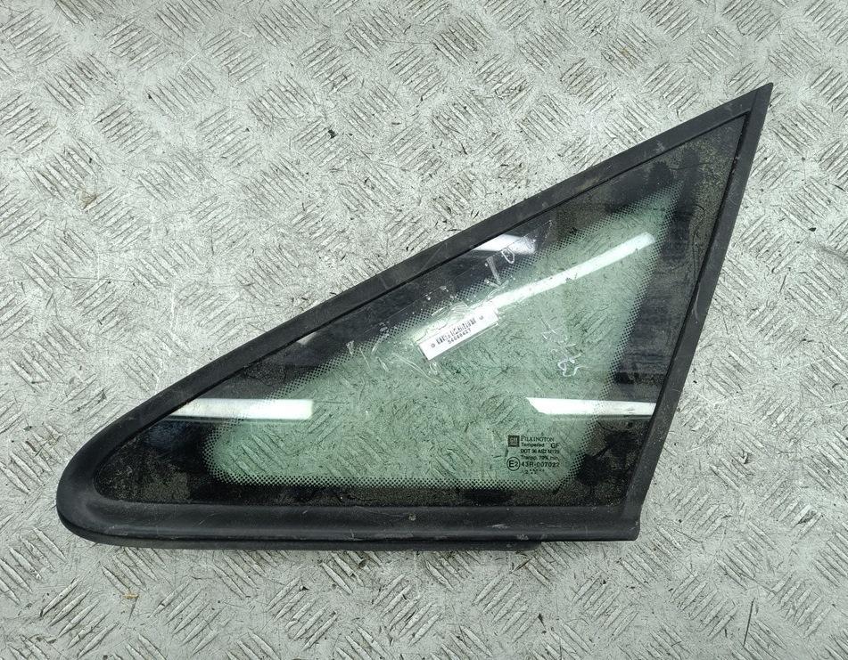 стекло (иные) Opel Zafira A 2002, 2.2 л., бензин, МКПП, серый, седан