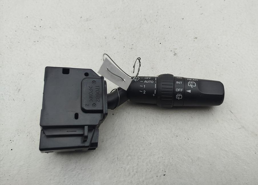 переключатель дворников Mazda 5 2006, 2.0 л., дизель, МКПП, серый, минивэн, 17D682