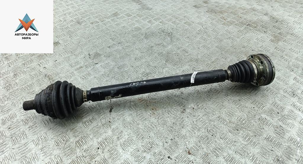 полуось передняя правая (приводной вал, ШРУС) Volkswagen Passat B6 2008, 2.0 л., дизель, МКПП, коричневый, универсал - фото №1