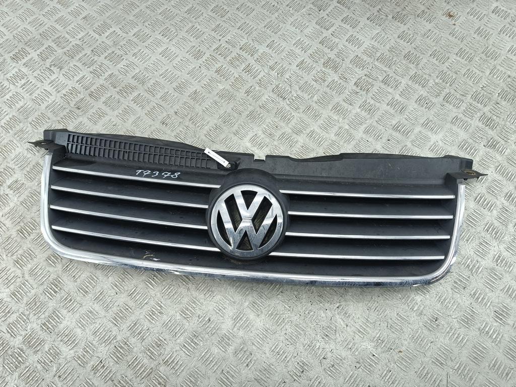 решетка радиатора Volkswagen Passat B5+ (GP) 2003, чёрный, универсал