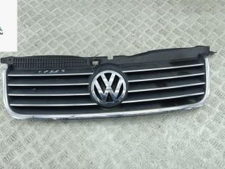решетка радиатора Volkswagen Passat B5 [рестайлинг] 2004, синий, седан