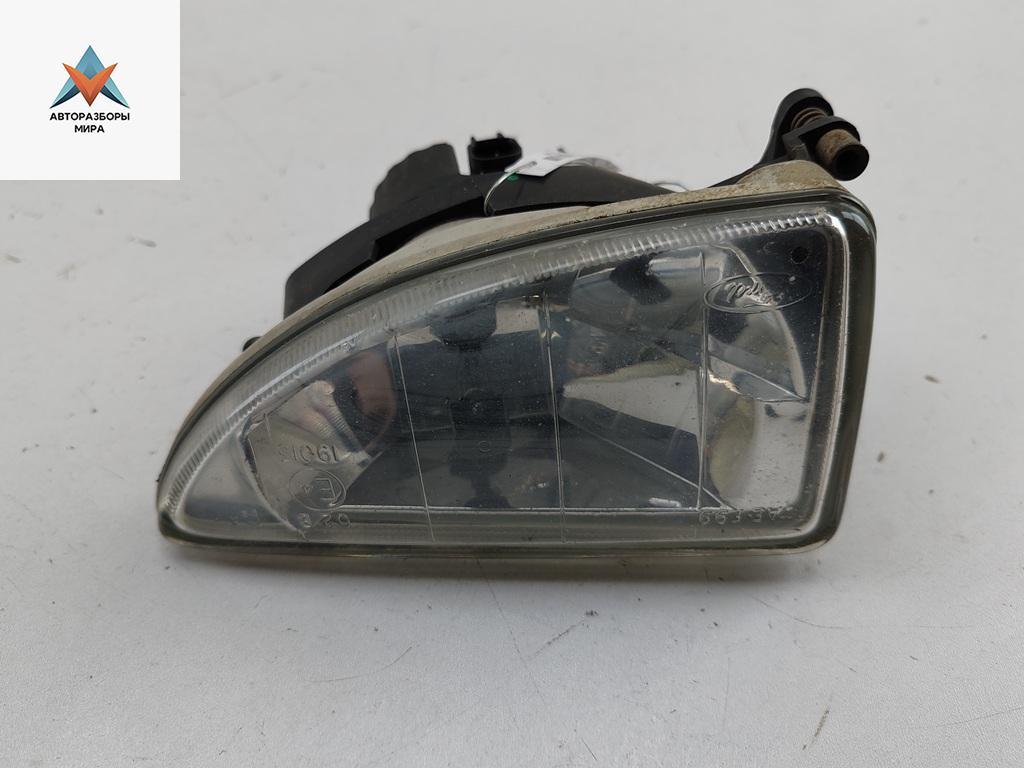 фара противотуманная левая Ford Focus 1 поколение 2000, 1.6 л., i, бензин, МКПП, синий, универсал, XS4115201A - фото №1