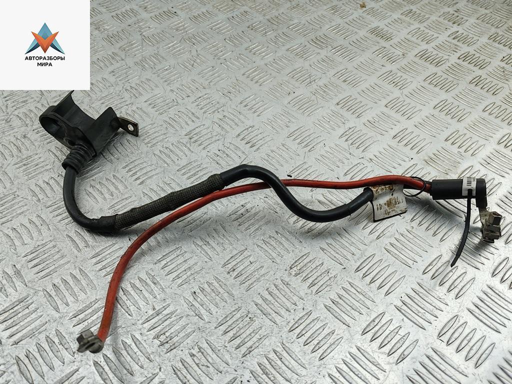 клемма аккумулятора плюс Volkswagen Golf 5 поколение 2007, 1.4 л., бензин, МКПП, зелёный, универсал - фото №1