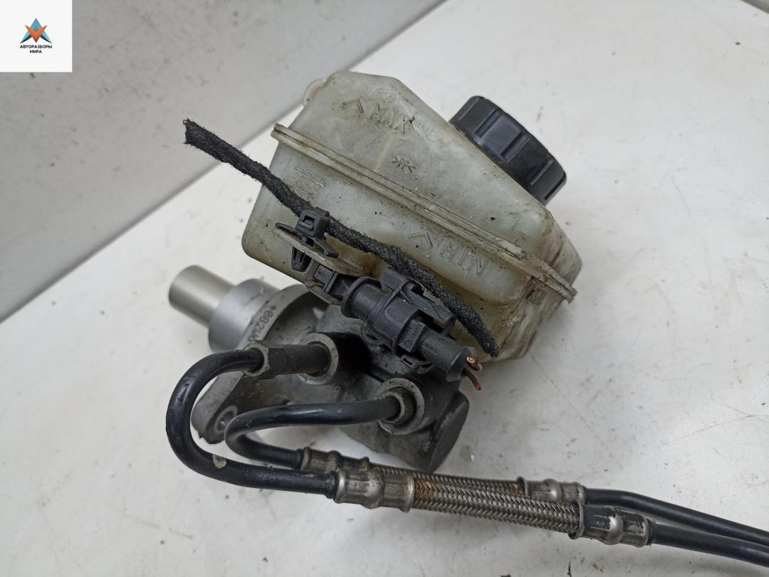 цилиндр тормозной главный Opel Zafira 2 поколение (B) 2006, 1.8 л., бензин, МКПП, чёрный, минивэн - фото №1