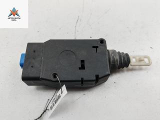 активатор (привод) замка двери Mitsubishi Carisma 1 поколение 1998, 1.8 л., бензин, АКПП, серый, хетчбэк 5 дв.