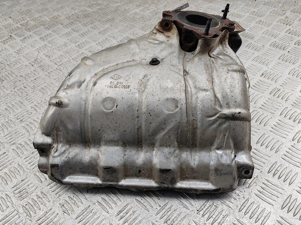 коллектор выпускной Renault Scenic 2 поколение 2003, 2.0 л., бензин, минивэн - фото №1