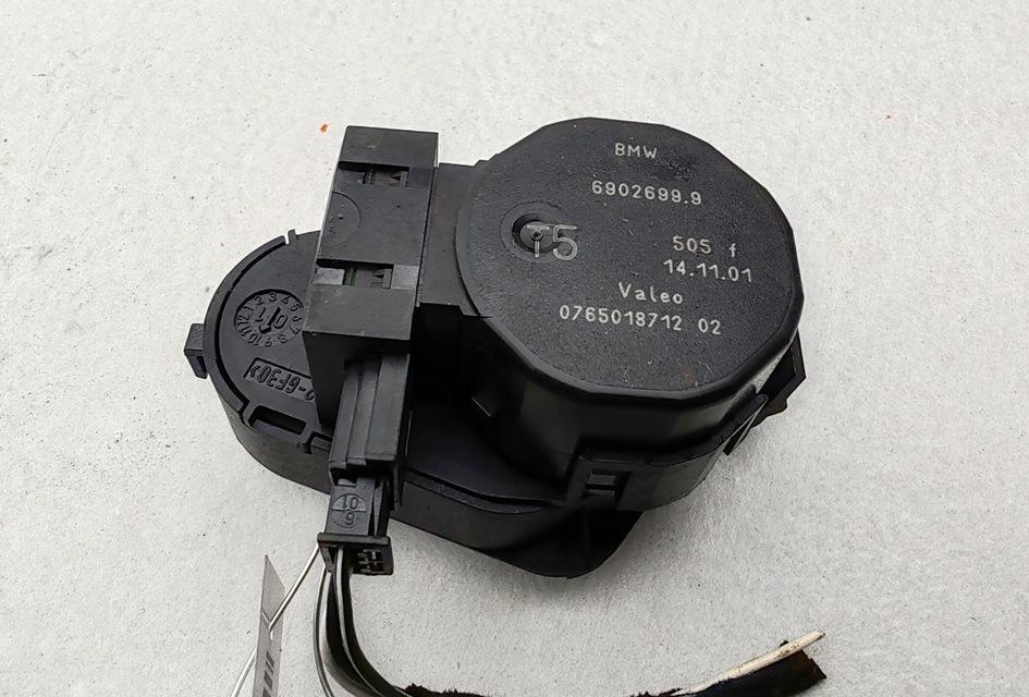 моторчик заслонки печки BMW X5 E53 2002, 4.6 л., бензин, АКПП, чёрный, внедорожник 5 дв., 6902699