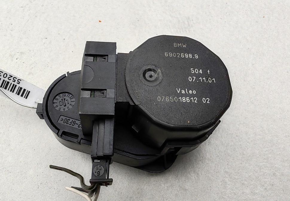 моторчик заслонки печки BMW X5 E53 2002, 4.6 л., бензин, АКПП, чёрный, внедорожник 5 дв., 6902698 - фото №1