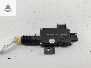 Активатор (привод) замка двери сдвижной Chrysler Voyager 3 поколение 1998, 2.0 л., бензин, МКПП, синий, минивэн, 04717489AA