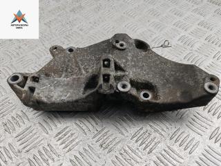 кронштейн генератора Renault Scenic 2 поколение 2003, 2.0 л., бензин, АКПП, серый, минивэн, 8200100148