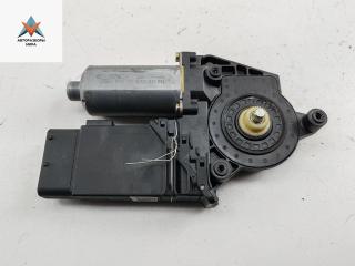 моторчик стеклоподъемника передний правый Volkswagen Passat B5 1998, 1.8 л., бензин, МКПП, серый, седан, 101434202