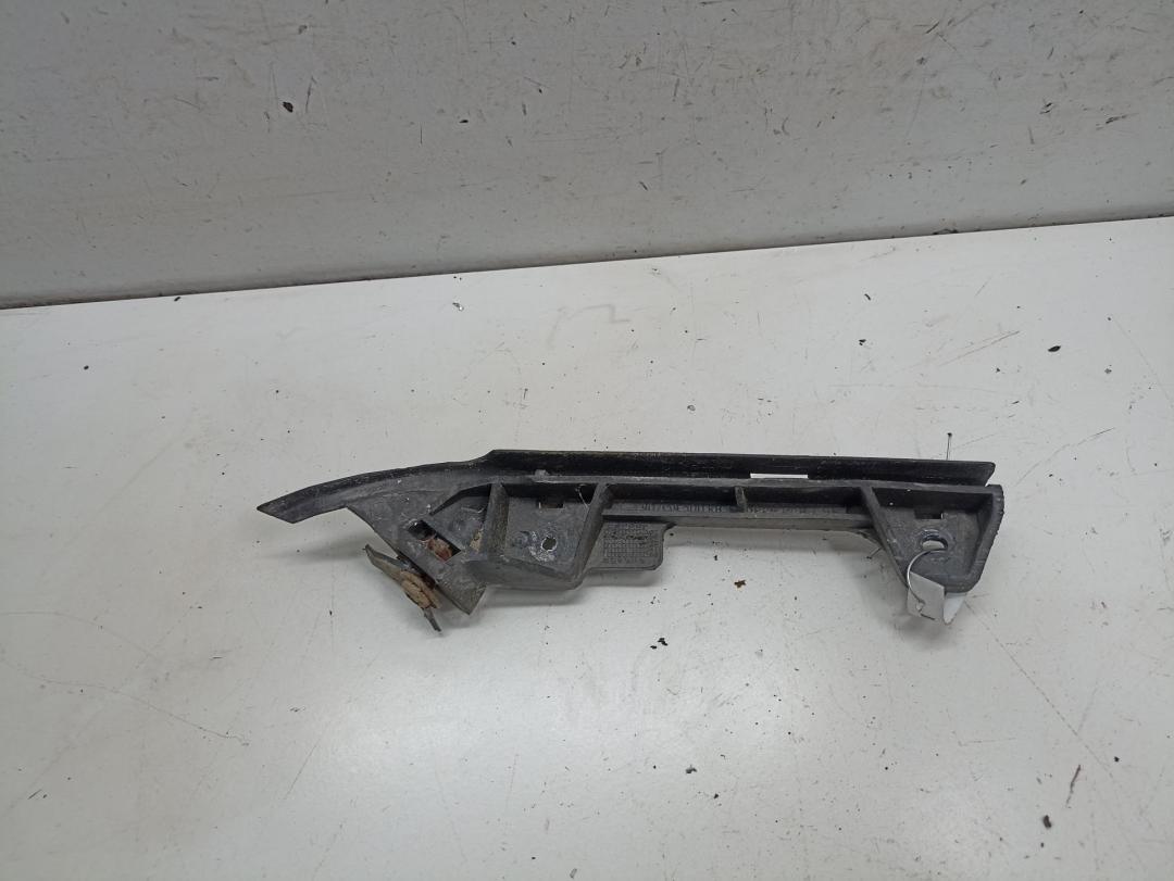 кронштейн переднего бампера Opel Astra G 1999, 1.6 л., бензин, МКПП, чёрный, универсал, 90559500 - фото №1