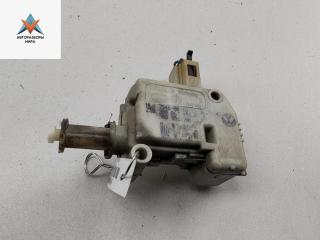 активатор замка багажника Volkswagen Passat B5 1999, 1.9 л., дизель, МКПП, синий, универсал, 3B0959781