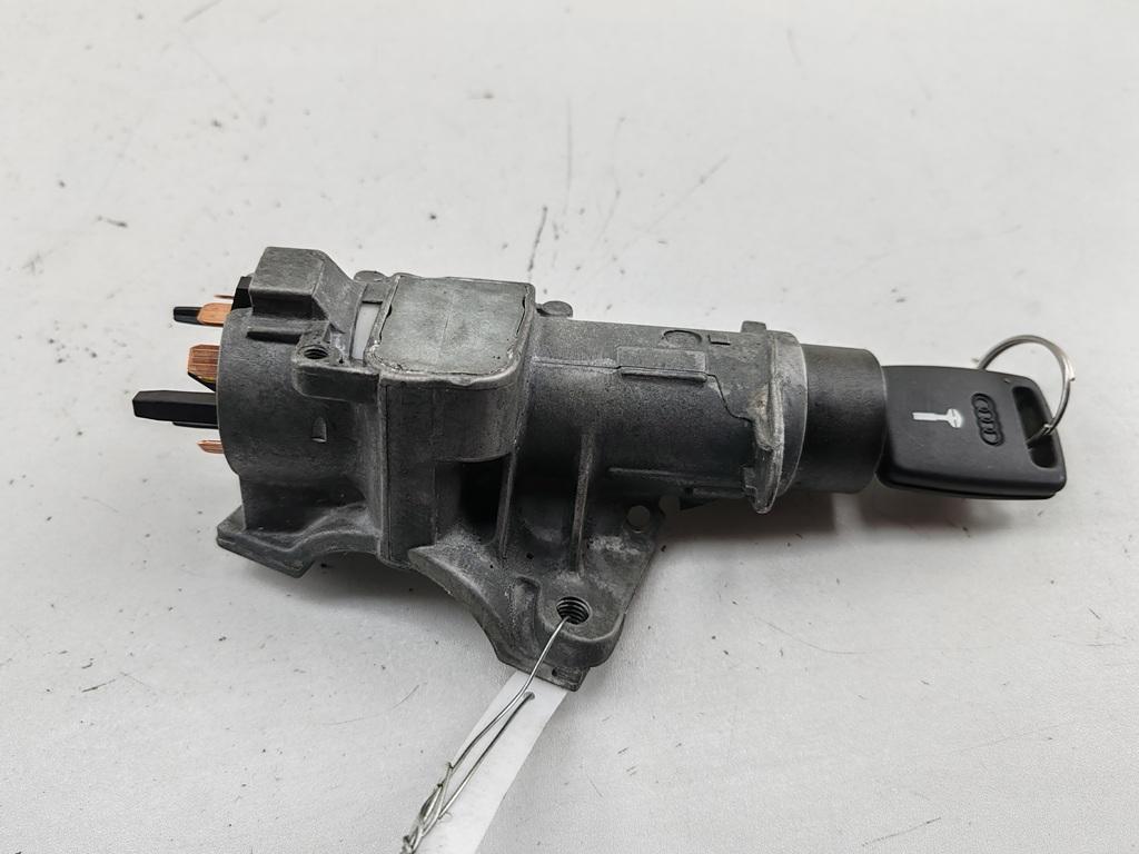 замок зажигания Audi A6 4B/C5 1998, 1.8 л., бензин, МКПП, серый, седан, 4B0905851C - фото №1
