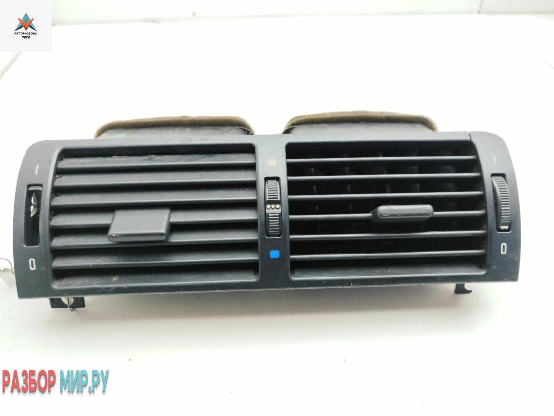 дефлектор обдува салона BMW 3 серия E46 1999, 2.0 л., дизель, МКПП, зелёный, универсал, 8363199 - фото №1