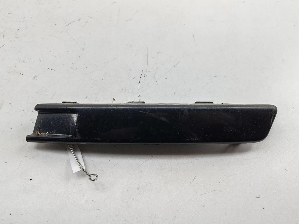 молдинг переднего бампера Volkswagen Passat B6 2008, 2.0 л., дизель, МКПП, чёрный, универсал, 3C0807645A