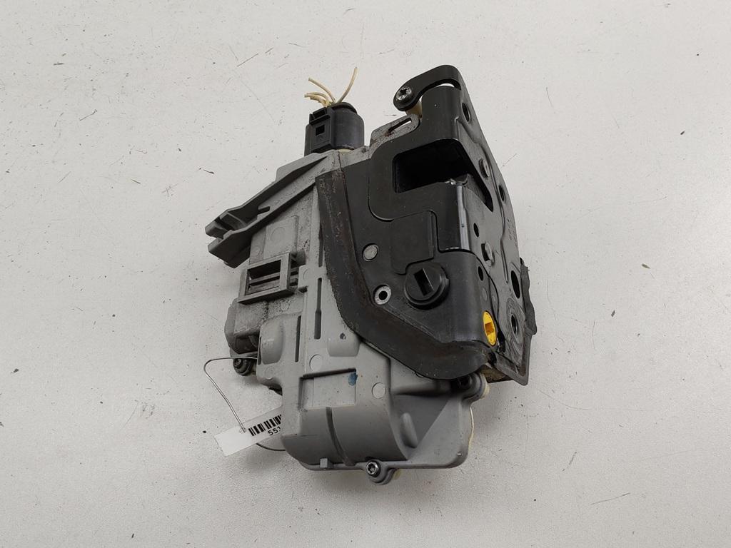 замок двери задней левой Volkswagen Passat B6 2008, 2.0 л., дизель, МКПП, чёрный, универсал, 3C4839015A