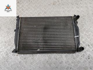 радиатор охлаждения Audi A6 4B/C5 1998, 1.8 л., бензин, МКПП, серый, седан, 8D0121251Q