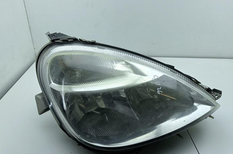 фара правая Mercedes-Benz A W168 2001, 1.6 л., бензин, АКПП, чёрный, хетчбэк 5 дв., 1688201861