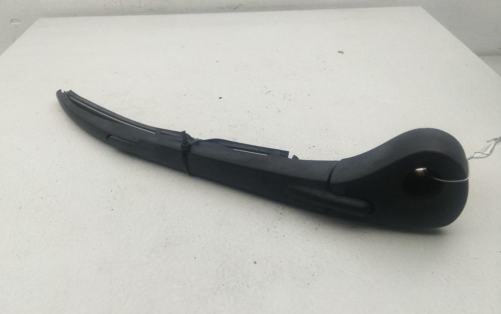 Щеткодержатель (поводок стеклоочистителя) задний Renault Megane II 2003, 1.9 л., дизель, МКПП, чёрный, универсал