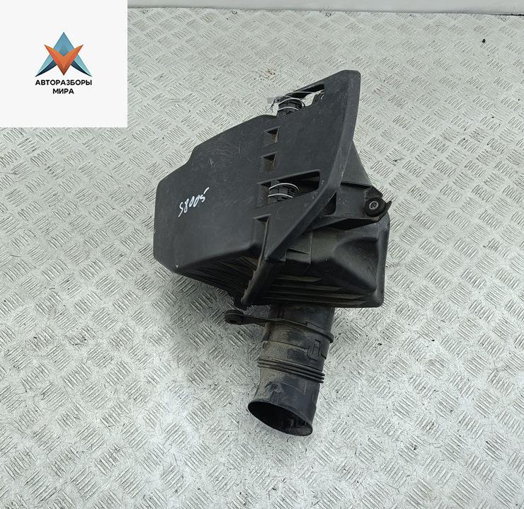 корпус воздушного фильтра BMW 5 серия E60/E61 2004, 2.5 л., бензин, АКПП, серый, универсал, 7521030 - фото №1