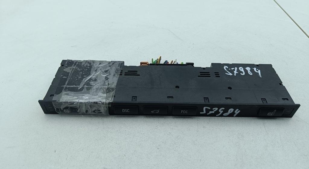 кнопка обогрева сидений BMW X5 E53 2002, 4.6 л., бензин, АКПП, чёрный, внедорожник 5 дв., 8373738