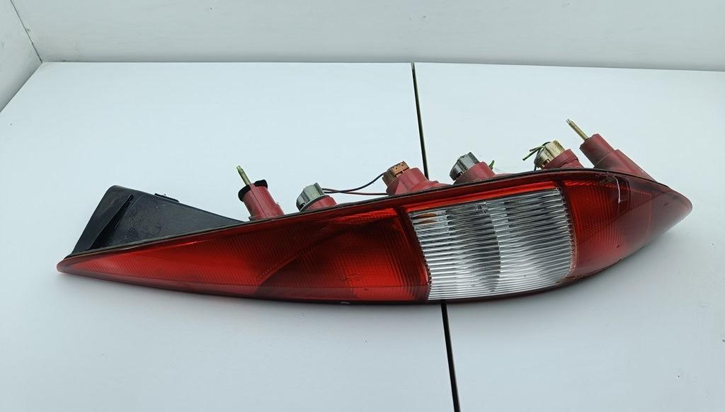 фонарь задний правый Ford Mondeo III 2004, 2.0 л., бензин, МКПП, серый, универсал, 1S7113404C