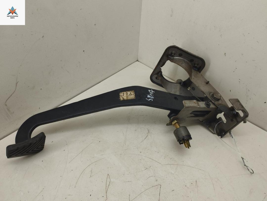 педаль тормоза Kia Sorento 1 поколение 2004, 2.5 л., дизель, МКПП, серый, внедорожник 5 дв. - фото №1