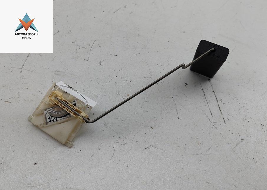 датчик уровня топлива Audi A4 B6 2001, 2.0 л., бензин, АКПП, серый, универсал, 667 - фото №1