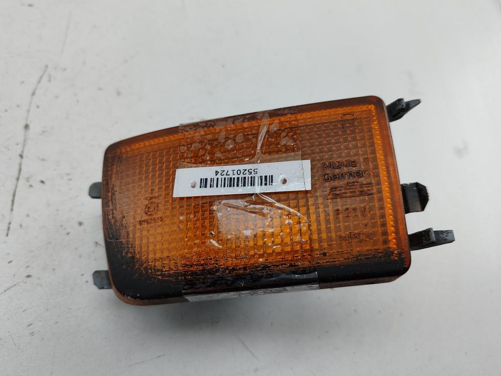 Поворотник (указатель поворота) правый Volkswagen Golf-3 1997, 1.6 л., бензин, МКПП, красный, хетчбэк 3 дв., 1H0953156C