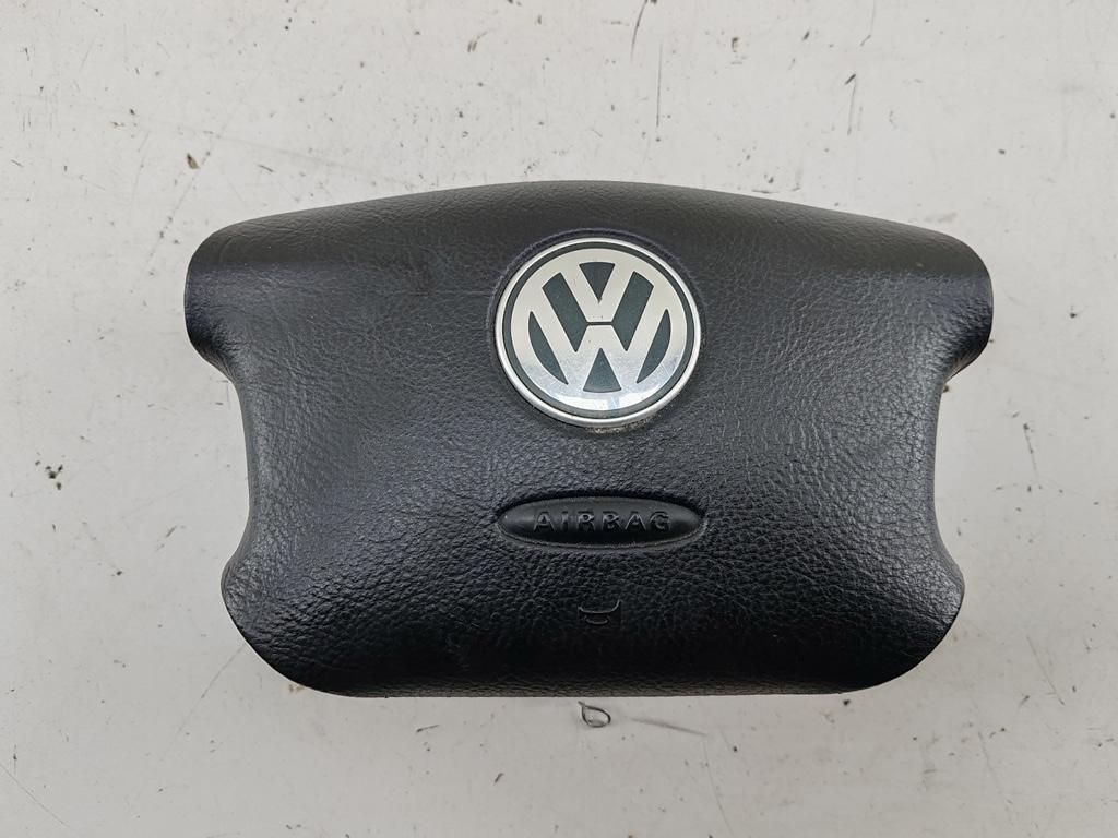 подушка безопасности водителя Volkswagen Passat B5+ (GP) 2003, 2.0 л., бензин, МКПП, серый, универсал, 3B0880201BM