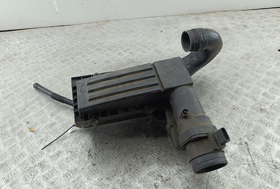 Расходомер (измеритель потока воздуха) Volkswagen Passat B6 2008, 2.0 л., дизель, МКПП, чёрный, универсал - фото №1