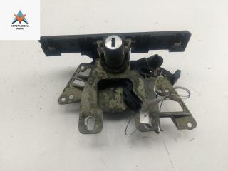 кнопка открытия багажника Volkswagen Passat B5 1999, 1.9 л., дизель, МКПП, синий, универсал, 3B0827297