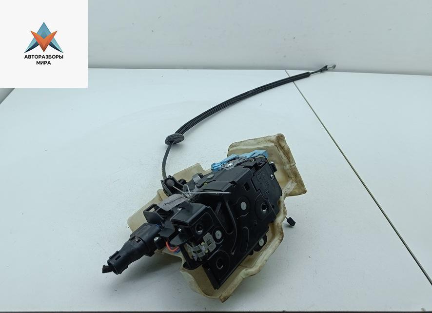 замок двери передней правой Volkswagen Golf 5 поколение 2005, 2.0 л., бензин, МКПП, чёрный, хетчбэк 3 дв., 3D1837016AC - фото №1