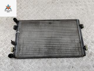 радиатор охлаждения Volkswagen Golf 4 поколение 2002, 1.4 л., бензин, МКПП, синий, хетчбэк 5 дв.