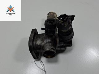 фланец (тройник) системы охлаждения Volkswagen Passat B5 [рестайлинг] 2001, 1.9 л., дизель, МКПП, чёрный, универсал, 038121133A