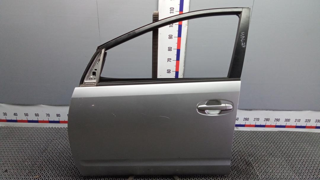 дверь передняя левая Toyota Prius 2 поколение 2005, 1.5 л., бензин, АКПП, хетчбэк 5 дв. - фото №1
