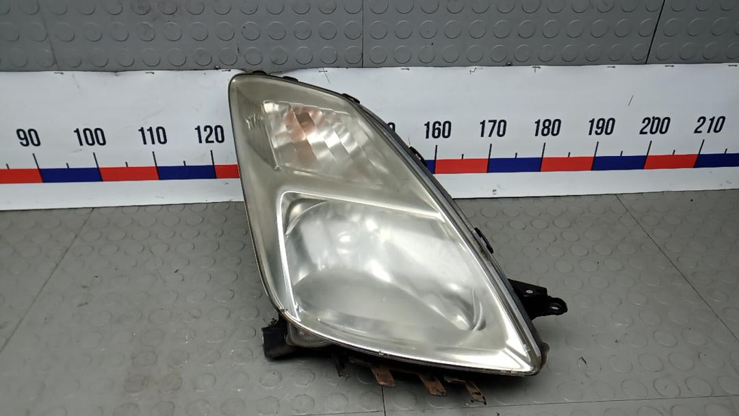 фара правая Toyota Prius 2 поколение 2005, 1.5 л., бензин, АКПП, хетчбэк 5 дв. - фото №1