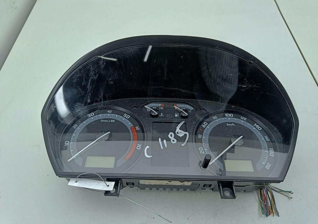 приборная панель Skoda Fabia mk1 (6Y) 2006, 1.2 л., бензин, МКПП, чёрный, универсал, 6Y0920881M