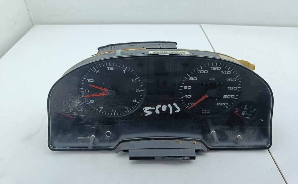 приборная панель Audi 80 B4 1991, 2.0 л., бензин, МКПП, белый, седан, 8A0919033E